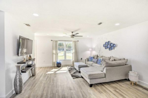 Coastal Port Charlotte Gem with Private Pool!